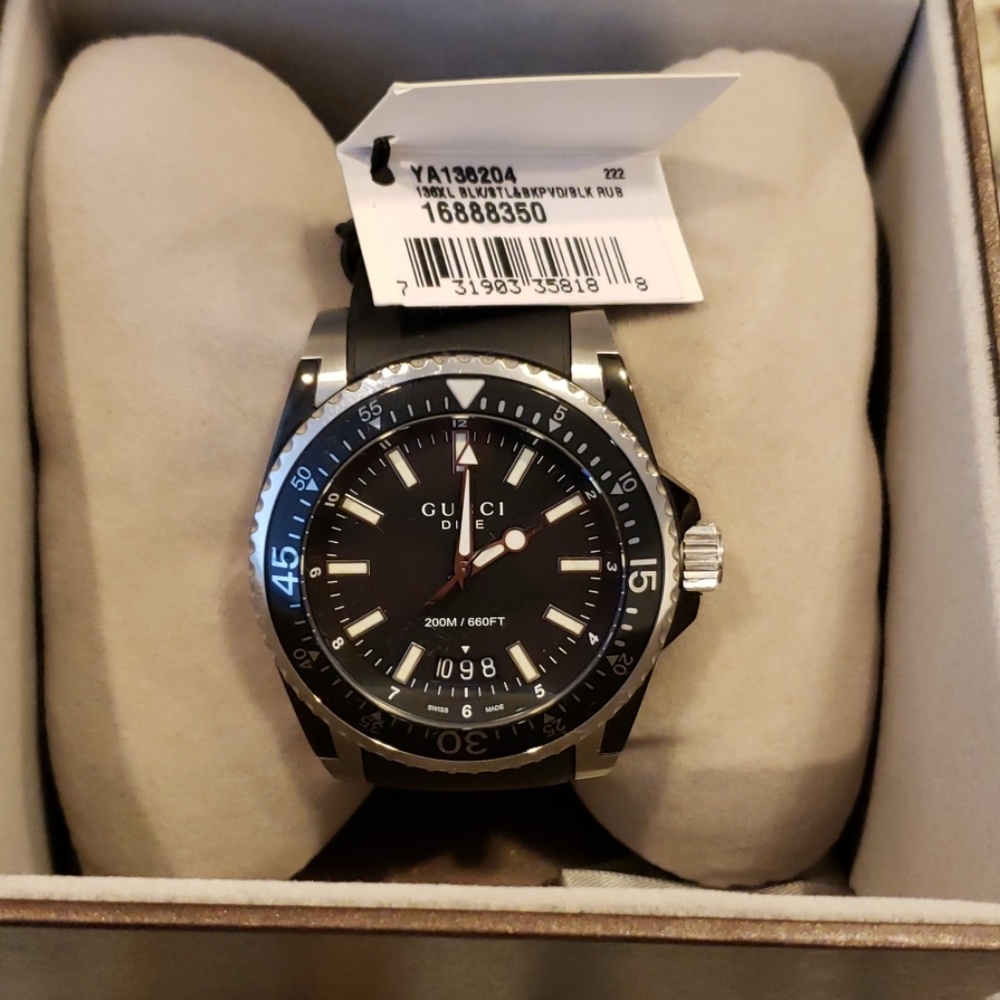 Gucci Dive watch Black